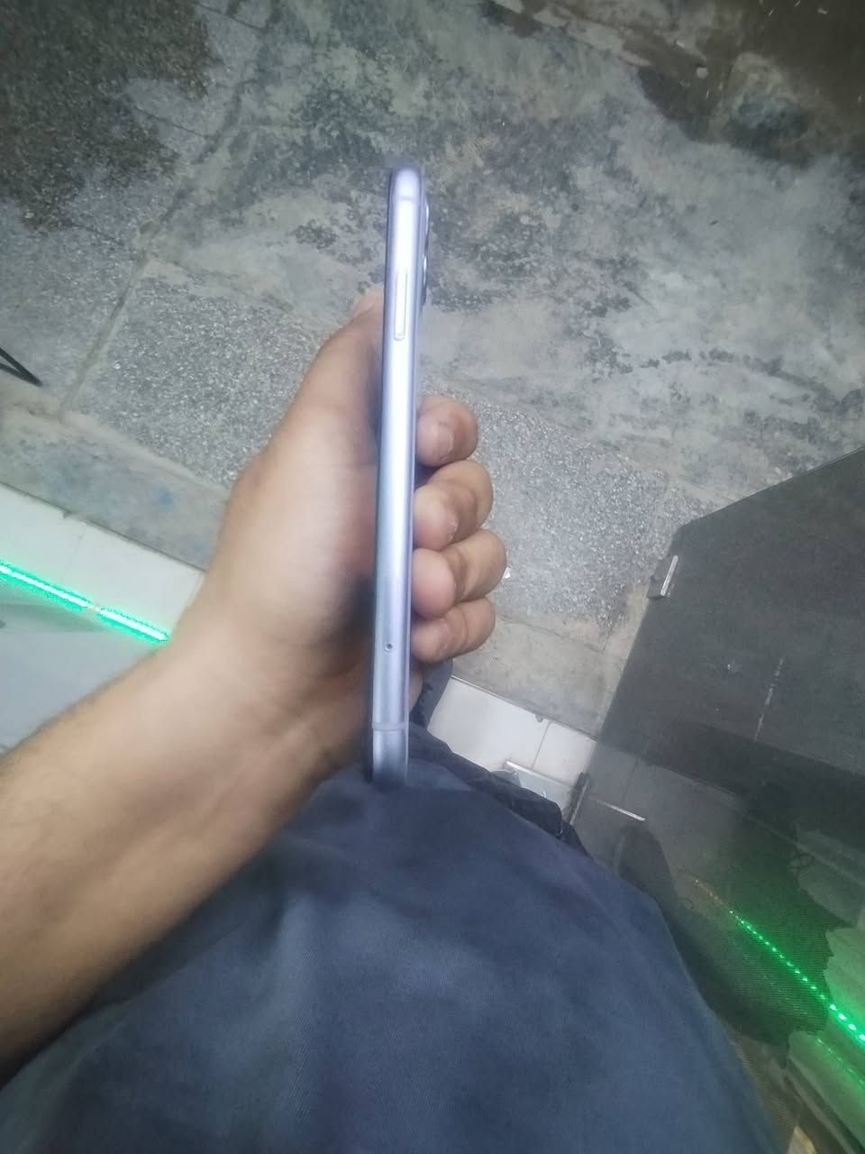 للبيع وكع شاشة خط بيها
كلة شغال مابي اي عطل  فقط شاشة نص ما تلمس
السعر قفل١٣٠ الف شوي شاصي بي عواج بس آمنت الله
فيس ادي شغال
***********
