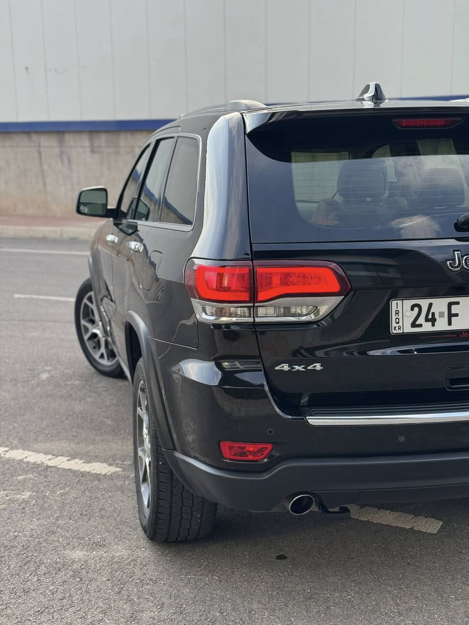 سعر مناسب جدا
جيب كراند شيروكي  مديل 2020 ليمتد خليجي وكالة هارلم 

فول مواصفات بصمة 6 سلندر فورويل 

( كـلـيـن تـايـتـل )    

المحرك : V6.  3.6L . 

العداد :  73 mi  

المواصفات : 4x4

* قيادة ذاتية عند المنعطفات. 

* رادار امامي مع مانع تصادم . 

* تحذير الخروج عن المسار . 

* مستشعر نوم السائق مع نظام التوقف الآلي 

* تحذير النقطة عمياء

* شاحن موبايل وايرلس 

* ⁠تبترونيك كير بالستيرن

* ويل كب بلاك توب قياس  19 انج ..  

* كاميرة . 

* المصابيح الأمامية زنون 

* دخول ذكي. . 

* تشغيل عن بعد .

* الصندوق الخلفيي كهربائي

* حساسات خلفية  .

* مكيف خلفي مع وحدة تحكم منفصلة . 

* تدفئة كشنات + ستيرن +تبريد

بانوراما. 

* مانع تصادم خلفي 

* محدد سرعة . 

* نظام التشغيل والاطفاء الاوتوماتيكي .

* نظام بريك اوتماتيكي
***********
***********
