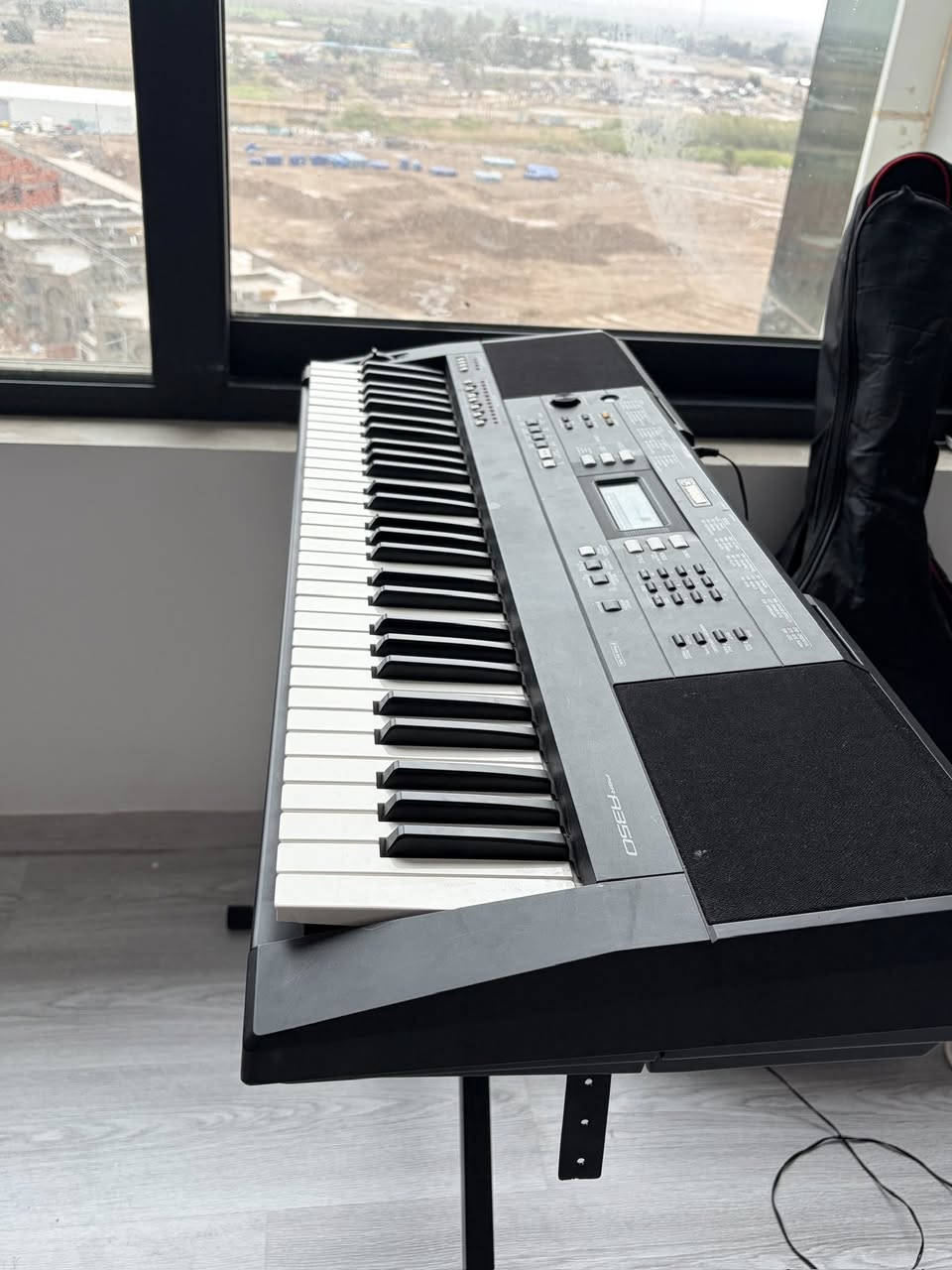 بيانو Yamaha psr-A350 للبيع نضيف كامل بس مشكلة كسر بسيط في مفتاح واحد ومايأثر ولا يوكع نهائيا مجرد شكل كسر بسيط غير ملحوظ صوره الكسر موجود بلصور
السعر 350 مع ستاند X


**إذا كنت صاحب هذا الإعلان وتريد حذفه لأي سبب، رجاءا أرسل رسالة إلى الدعم الفني**