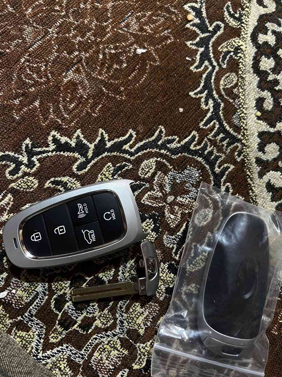 بصمات عدد2 هونداي تكسون سنتافي موديل حديث
سعرهم 2 اب40الف جديدات 
***********
