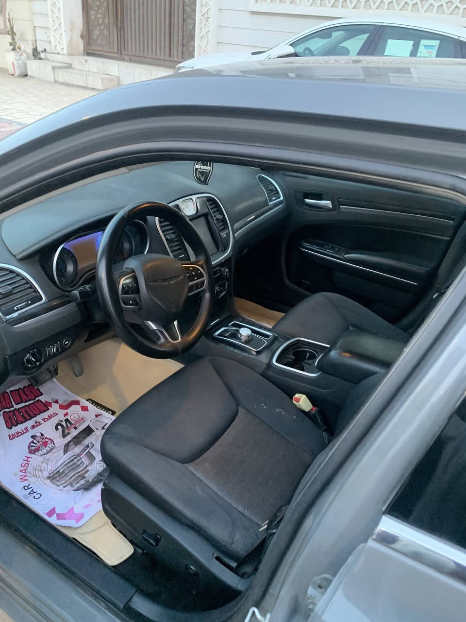 اوباما300وارد كندي موديل 18اصل رقم بغداد  حادثها بداية البنيد ومصلح نفسه السياره بدون تبديل وبدون صبغ لون اسمنتي السعر 240 ناصريه مركز ***********
