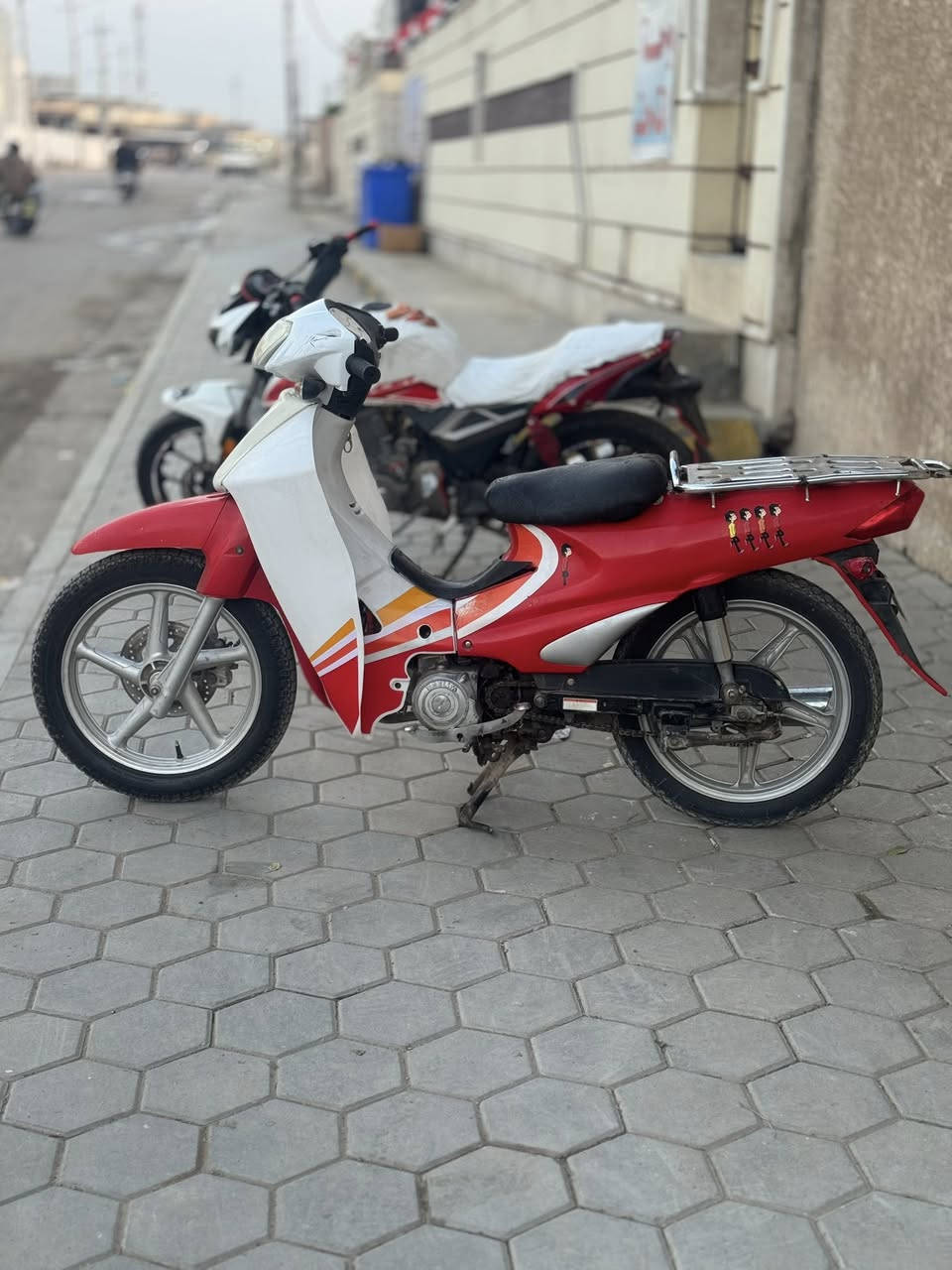 سرفيز للبييع بنز ودسك. الماطور جاهز من كلشي وكلش نضيف ***********
