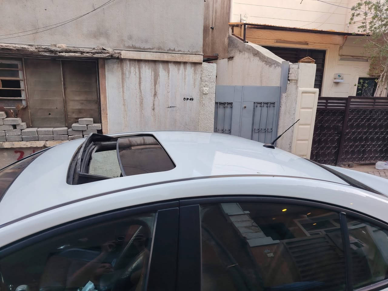 سلام عليكم للبيع شوفر كروز خليجي موديل ٢٠١٦ مرقم بغداد مكينه ١٨٠٠ عنوان الاعظميه ه*********** سعره ٨٥ $
