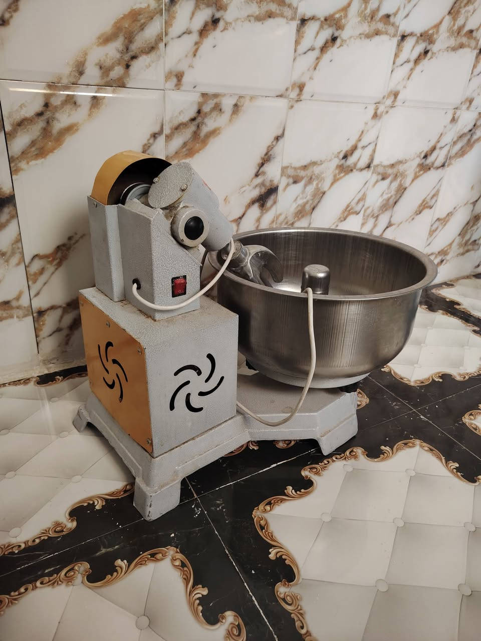 سلام عليكم عجانة البيع شتريتهة وما ستخدموهة السعر 110وبيهة مجال


**إذا كنت صاحب هذا الإعلان وتريد حذفه لأي سبب، رجاءا أرسل رسالة إلى الدعم الفني**