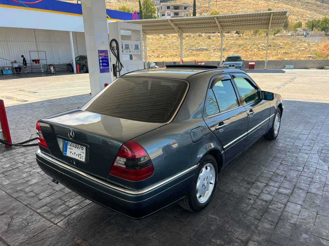 MERCEDES C 230 MODAL 1997 
موتير فيتاس جداد ٤ سلندر  مكانيك جديد ٤ دواليب جداد بطارية جديد داخلية جلد الشركة ٤ ازاز كهربا فتحت سقف مكيف شغال مسجلة ساك بيع باسم الشاري قفل مركزي سيارة بيت 
موجوده برجا سعر : ٣٥٠٠$ 
TEL ; 71880834 جية, الشوف


**إذا كنت صاحب هذا الإعلان وتريد حذفه لأي سبب، رجاءا أرسل رسالة إلى الدعم الفني**