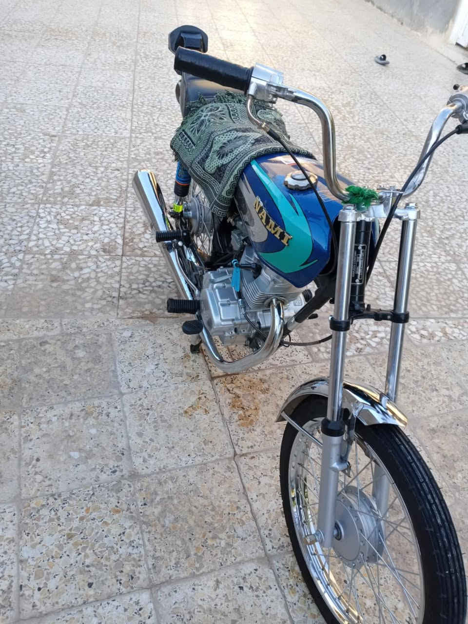 للبيع اوراق سته وعشرين
***********
