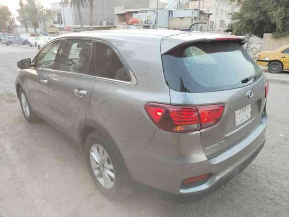 السلام عليكم سورنتو للبيع وارد امريكي ٦ سلندر  موديل 2019 سياره بوضع الزيرو ماشيه ٤٠ الف حادثها بسيط كما هو موضح في الصور سياره بدون ارباك بدون دواخل سياره جاهزه للأخير تخم تاير تبريد ثلج مكينه كير ممفتوحات سياره بيها صبغ قبق الصندوك سياره اي قطعه بيها ممفتوحه
المواصفات
١ شاشه كبيره
٢ كامره دواره
٣ مانع تزلج
٤ صعود مرتفعات
٥ ثلاث انضمه قياده ايكو سبورت نورمن طبيعي
٦ جهتين تحكم ستيرن
٧ كروز سرعه 
٨ فور ويل 
٩ سبعه نفر 
١٠ رادار 
١١ اشاره بلمري 
بعد بيها مواصفات 
ملاحضه السعر 198 ورقه للأتصال على الهاتف *********** بغداد
