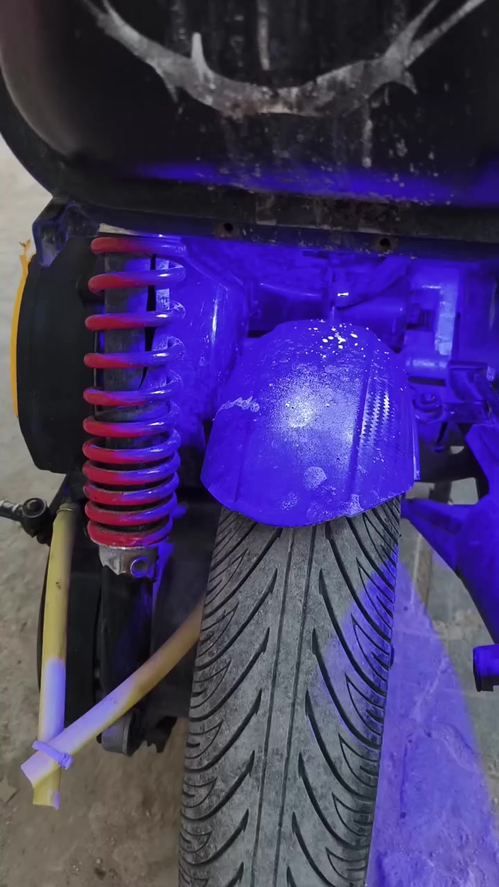 السلام عليكم دراجه ماكس دراجه نضيف بوشه 49 بلاديه كهربائية كله شغال دراجع كلشي ماعيزه
المكان نجف شارع المدينة / رقم الهاتف/ ***********
