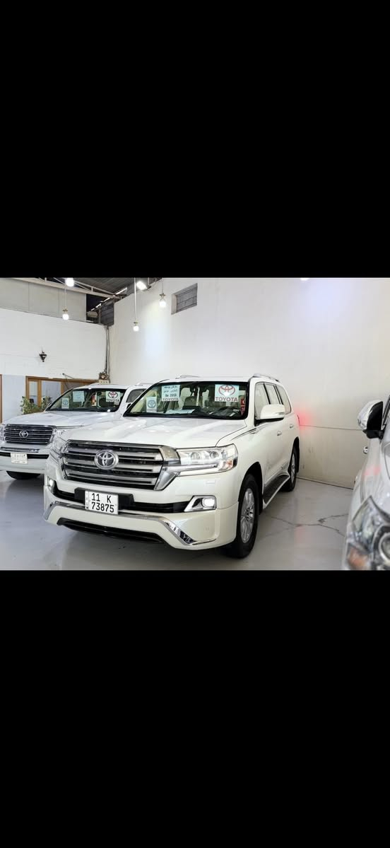 لاندكروز 2016 ساس V8 رقم بغداد بأسمي  ماشيه 95k مكان السياره بغداد البياع ***********
