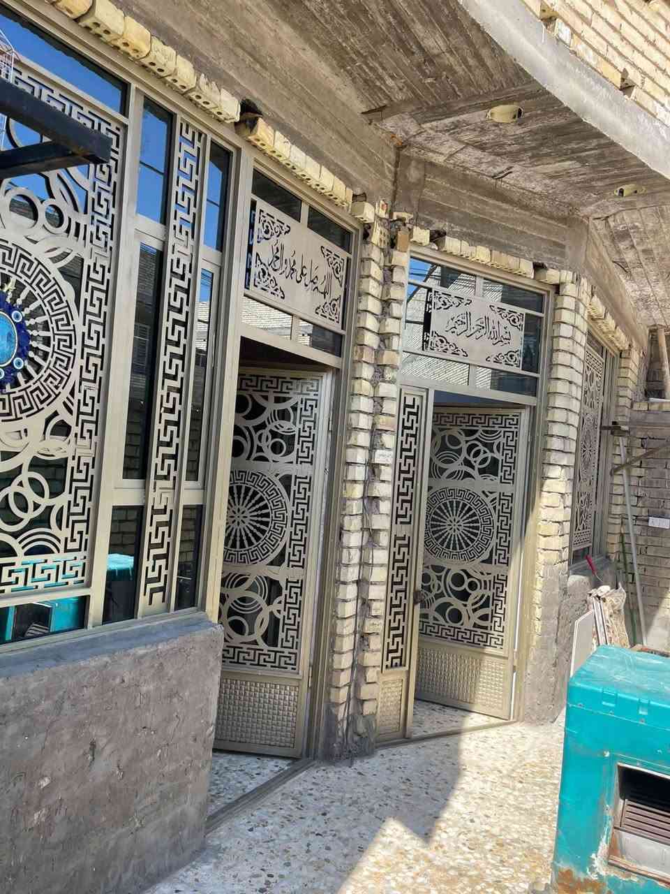 السلام عليكم بيت للبيع 100ركن 10/10قاطين بناء حديث 4غرف نوم بسكينه 2/11 شارع 12رقم ***********
