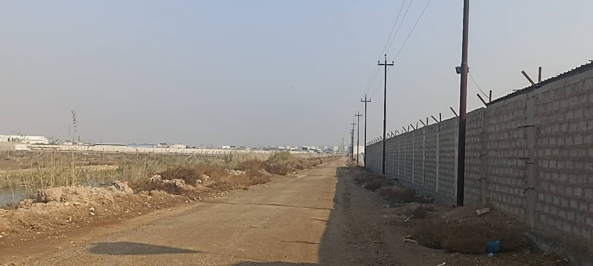 سلام عليكم يتوفر 5 دوانم طابو سند 25 تحويل ثاني يوم بسم المشتري العنوان المدائن  مقابل بسمايه تصلح شركه او مخازن اعمل تبعد عن شارع العام 400 كافة الخدمات متوفر 
مسيجه مثل ماموضح بالتصوير تفاصيل الاتصال وبيك خير ودلل بدارة أبو فهد العيساوي ***********
*********** سعر مناسب
