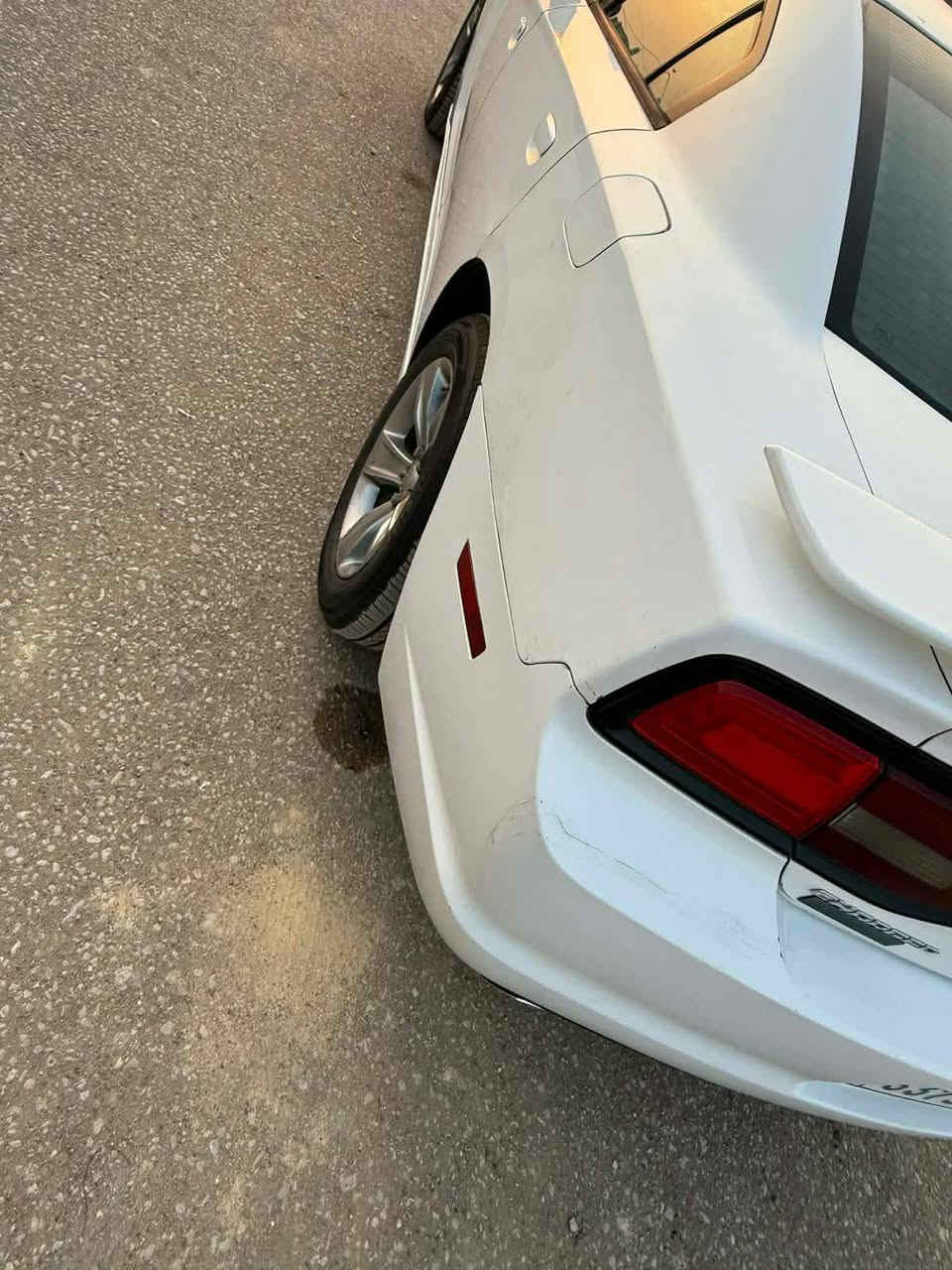 السلام عليكم
مكلف مكلف مكلف بالنشر رقم صاحبه موجود بالمنشور 
من رخصه مدير الكروب 
جارجر ٢٠١٣ كير طياره رقم سليمانيه الدولي سنويه ال(٢٨)
السياره بيه فقط بارد السيارهموجود السونار مرفق ويا الصور  حلوه  السعر (١٥٥) او بيه مجال قليل حك الجيه العنوان بابل المسيب ***********
