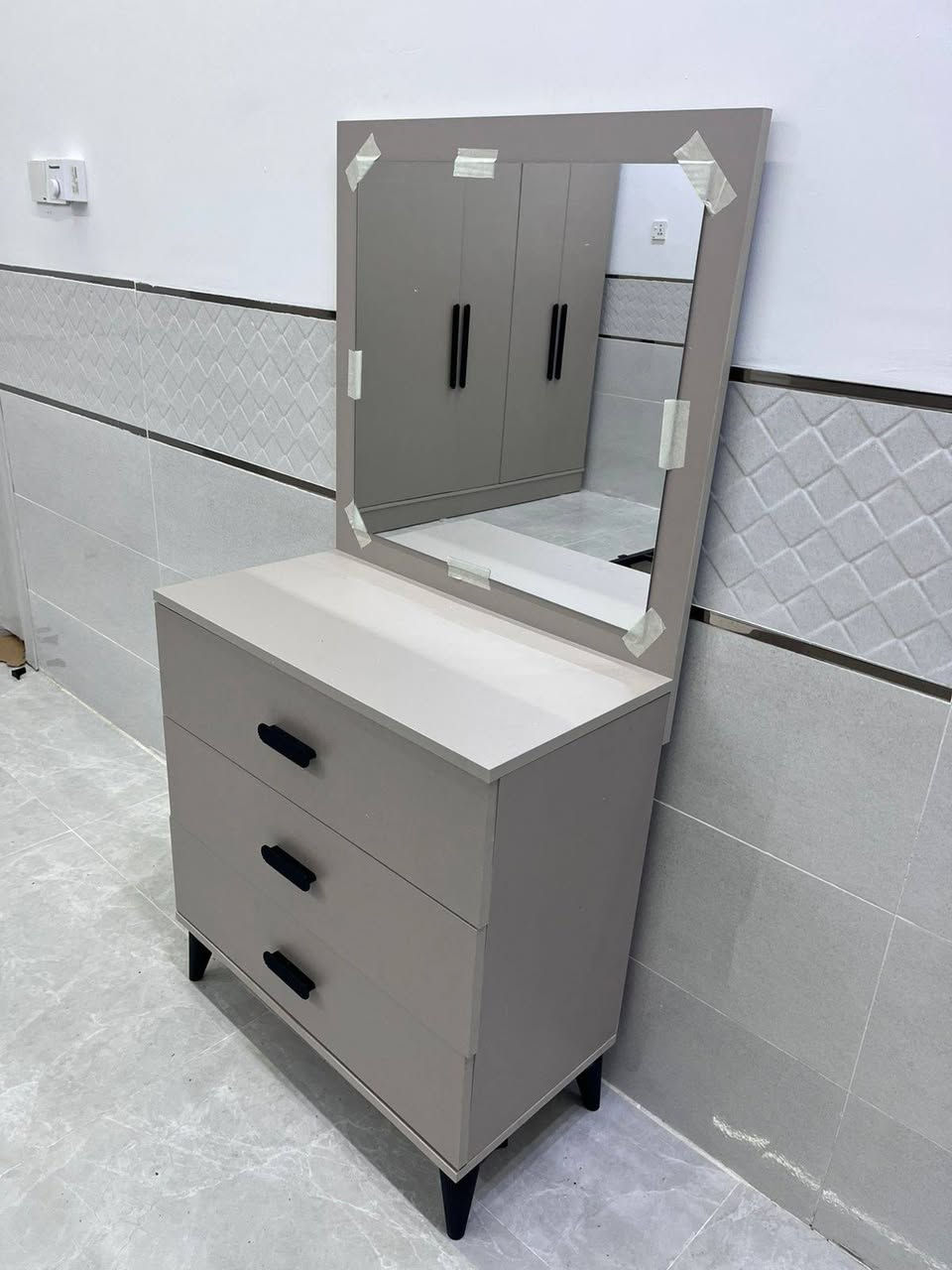 من داخل بيت الزبون
غرفة نوم 5 قطع
من معرض وموبليات اميد 
انسب أسعار لدينا افتر سوك بل أخير تعال يمنا وأحكم بنفسك
💥💥📣📣📣📣
يتوفر لدينا غرفة نوم 5 قطع و غرفة نوم 6 قطع وغرفة نوم 7 قطع وغرفة نوم 8 قطع وغرفة نوم 9 قطع وغرفة نوم 10 قطع وغرفة نوم 11 قطع كل موديلات غرف نوم متوفر لدينا أكثر من 200 موديل  من غرف
يتوفر لدينا غرف نوم شبايي

دوشك نفرين أكثر من 10 موديل 
دوشك نفر واحد أكثر من 10 موديل

قريولة خشب و حديد
وسفري تركي و عراقي و صيني 

تعلاكات أكثر من 21 موديل

طبلاة أكثر من 50 موديل
خماسي و ثلاثي و رباعي 

كنتور بابين و 3 أبواب و 4 أبواب و5 أبواب  و 6 أبواب 

وكاروك اكثر من 15 موديل 

مستواليت 
امرايه عمودي
ميز مكتبي 
كراسي مكتبي 
ميز طعام🍱🍜
ميز تلفزيون📺
عش مرجوحة
عش أطفال 
طخم ديوان
قريوله طابقين
زحلكيه
مرجوحة حديقه 
ميز طعام حديقه🍴

العنوان قضاء طوز خورماتو شارع عام مقابل معرض الغدير مجاور ايوب ديكورات او مجاور علي فاتح الزراعي

بإدارة
علي عباس 
***********
***********
