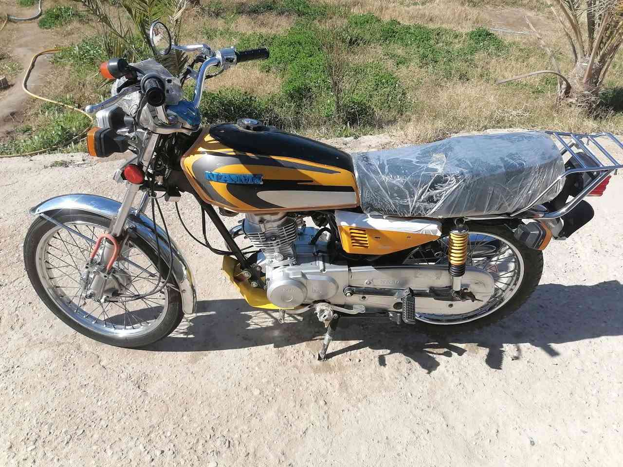 السلام عليكم نامه شلامجه 22 اوراق أصولي 7 وكيل نوار 
مكينه بلاد وي الشاصي 
سعر 950 و بيه مجال مكاني ديوانيه
 ***********
