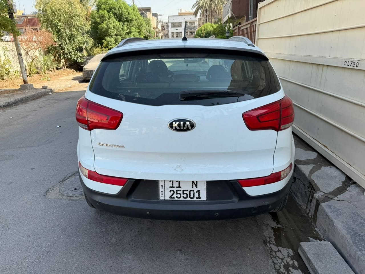 السلام عليكم 
سبورتج خليجي للبيع موديل 2016 
السياره فول مواصفات بصمه بانوراما مري شفط كرسي كهرباء 
كفاله عامه بيها فقط بارد بالباب الخلفي عكس السايق اما باقي السياره مكفوله كير ومحرك مكفولات 
السعر 170 وبيها مجال 
***********
