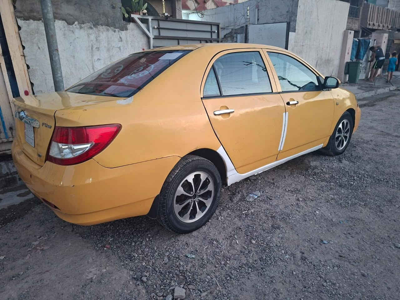 بي واي دي F3 ٢٠١١ كير ومكينة محور كورلا ١٨٠٠ تبريد شغال صدر وتايرات ممتاز وكشرها مثل ما موضح بالصورة
السعر ٤٠ وبيهه مجال بسيط
الرقم ***********

