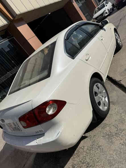 كيا اوبتما 2007 خليجي 6 سلندر 2700
بيها جاملغ مبدل اليمين وبيها رصعات الباقي مكفول 
محرك كير جديد سعرها 105 وبيها مجال بسيط 
***********
