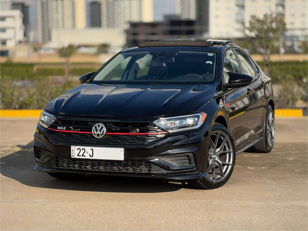 كوردی / عربی 
‎بسم الله الرحمن الرحيم
Jetta 2019 SE GLI body kit 
سەیارەیەکی جوان و گەنجانە و کەممەسرەف 
سەنەویو ڕەقەم تازیە تەحویل  غەرامە بە شەرت
مەکینە ٤ پستۆن ١.٤ تۆربۆ زۆر بەقوەت و مەرغوب
گێڕ و مەکینە و ڕادێتەرو تەبرید هەموی بەشەرت 
سڵانسای کۆنترۆڵی بۆ داندراوە سەوتێکی ڕاقی هەیە 
دفیوزەر و ویلی BBS ی لەسەرە و تایەی تازەیە
تازە کامل سێرڤس کراوە بانص و ڕۆن و هایدرۆلیک 
پێشو پشت کەپسە و ئێرباگ نەتەقیوە ✅
٨٠ هەزار ڕۆیشتوە …

نرخ  💵(( 155 ))💵 وەرەقە و معامەلە 

مواسەفات SE واتا 
پانۆراما و بەصمە و شەغال و برێک بەصمە 
کوشن جلد و ٤ کوشن و سوکان هیتەر و کارەبا 
٣٦٠ دەرەجە ڕادار و   حاسە و ئیمرجێنسی برەیک
شاشە کامێرە و نزامی CarPlay و android 
لایت پێش و دوا کامل لید و لایتو عەتەری GLI 
سوکان جلد و ڤۆلیۆم و دیاری کردنی خێرایی 
زۆر مواسەفاتی تر …

رەقەم شانصی : 3VWC57BU8KM195723
 
دەرگاو چەمەلغی پێشەوەی سەکن بۆیاخە لەگەڵ پەڵەیەک تەعدیل سارد بێ ناو بێ ئێرباگ 
لە ڕەسمی دەعمەکەیا دیارە 

ڤیدیۆی کاملی سەیارەکەم لایە کڕیار داوا بکات ✅

📍شوێن : سلێمانی 

***********☎️
ڤایبەر و واتسئاپی لەسەرە 

————————————————————
جيتا موديل ٢٠١٩ فئة SE  و محدث GLI 
ماشاءالله سيارة شبابية و اقتصادية و قوية 
سنوي و رقم جديد و تحويل مباشر و غرامة بشرط 
محرك ٤ سلندر ١.٤ تيربو قوي و اقتصادي و مرغوب 
كير و محرك و تبريد و راديتر حجر بيئة كل بشرط 
و عليه صوت اكزوز  عن طريق ريموت كونترول 
و علية  دفيوزةر و سبويلر و ويل BBS و تايرات جديد 
سوينا كامل سيرفس بانص و زيت محرك و هيدروليك 
بجم كبس حادث خفيف بدون دواخل بدون ارباك
٨٠ الف ماشي ….

سعر 💵(( 155 ))💵 ورقة و بيها مجال 

مواصفات: SE يعني 
سقف بانوراما و بصمة و تشغيل عن بعد 
كشن جلد و كهربائي و ٤ كشن و ستيرن تدفئة 
٣٦٠ درجة رادار و حساس و  امرجينسي بريك 
شاشە و کامیرا و نضام کمبیوتر CarPlay &android 
لايت امامي و خلفي كامل ليد و جمبر و لايت GLI
ستيرن جلد و تدفئة و فوليوم و تحديد سرعة 
بعد هواي مواصفات…

رقم شاصي: 3VWC57BU8KM195723

بجم كبس و بيها حادث خفيف ارباكات سليم
باب و جاملخ امامي سكن صبغ و شبر بارد بدون دواخل  مبين في صور حادث 

عندي فيديو كامل سيارة شراي آطلب و تدلل ✅

📍عنوان: سليمانية 

***********☎️
فايبر و واتساب موجود السليمانية, العراق
