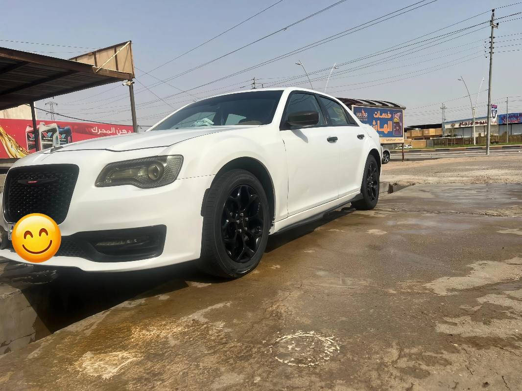 السلام عليكم
كرايسلر اوباما c300 فئة s 
فول مواصفات
كشنات جلد
 بانوراما
 دواخل اسود 
لايتات عدسة وتغليف كاربون فايبر الاصلي ( نهار بالليل)
سستم دواخل كاربون فايبر اصلي
ويل بلاد مثل ما واضح و شغل درجة اولى وصبغ حراري اصلي 
مكينة جديدة مال گصة صارلها شهر 
كير بلاد 
حدادة جدييييييدة كفالة حتى البرغي جديد من الدعامية للدعامية وحتى المشط جديد
تايرات تخم جديد 
سنوية بأسمي لل2030 رقم بغداد دولي
السيارة ليبل واحد كلها ماشية 195 الف وما مشتغلة خط ابد وتكدر تتأكد بنفسك من العينة بلاد 
سيارة متعوب عليها ومصروف عليها هواي مال جناي 
السيارة وارد كندي حادثها بكندا مدگر امامي ايمن وانضربت بالعراق باب السايق والمدكر الايسر ضربة كلش خفيفة ومصلحة والباقي كفالة وبيني وبينك الفحص

للتواصل 
***********

مكان السيارة البصرة/ الجزيرة

كل المعلومات حجيتها اللي يحب يجي ويسولف وبخدمته بس يخابر ويگلي شبيها ما بيها ازعل عليه والله

السعر 182 ورقة فقط البصرة, العراق
