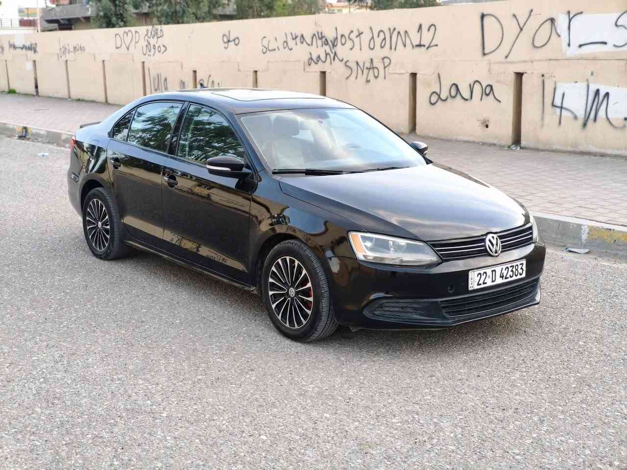 جيتا 2011 مواصفات se فتحة سلايت كشنات جلد وتدفئة محرك 2,5 خمسة سلندر بيها ثلاث قطع صبغ بدون دواخل سعر 96 وبيها مجال ***********..مكان كركوك الحرية...
