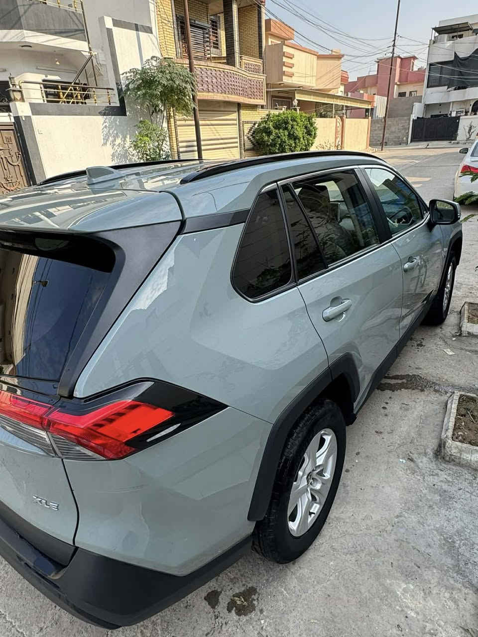 سلام عليكم  راف فور موديل ٢٠٢١ شهر ٦ 
XLE
فول سلايد 
 بدل جملخ   
 فقت ايرباك ستيرن  طاكه 
 سعر ٢٢٠ 
***********
