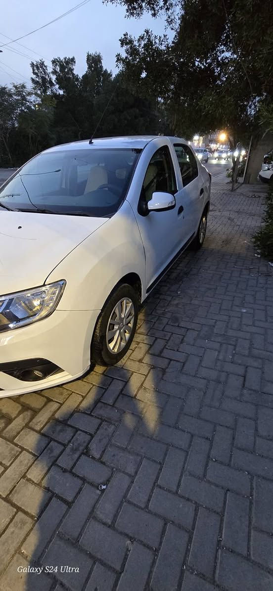 السلام عليكم سمبل ٢٠٢٠ حرة باسمي رقم جديد وسنوية جديدة محرك جديد حاوية كير مكفول صدر كهربائيات كله مضبوط بيها باب الايمن صبغ والخلفي بارد سعر ٨٢ بيها مجال ***********
