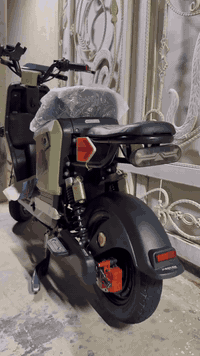 السلام عليكم دراجه شحن r9 مديل ٢٠٢٥ نضيفه تخبل تخم تاير جديد يدات رياضي بيه تجي وتاخذه رايده اب٤٥٠ وبيه مجال للشراي ***********
