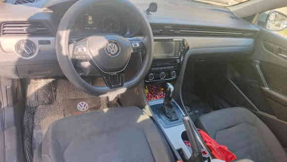 سيارة passat Volkswagen
موديل 2020
وارد خليجي تكسي دبي
محرك 5 سلندر، 2.500
كير 6 نمر. 
170 حصان. 
إضاءة led أمامية. 
كامرات حساس المطر ما اجل الماسحات. 
سيارة دفع امامي.
بريك(الفرامل) نظام ABS.
تكيف خلفي قطعتين. 
سماعات صوت عدد 8 داخل السيارة. 
رادارات امامية وخلفية. 
فول Airbags. 

للاستفسار  الاتصال على:
***********
