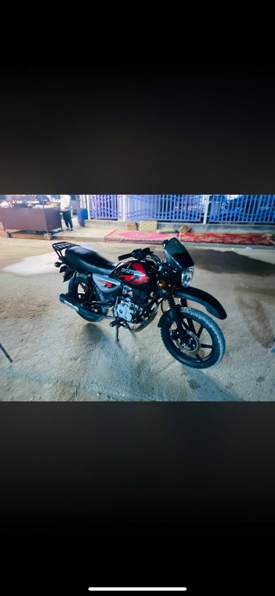 دراجه بوكسر للبيع مديل 22طالعه ب24اخوان دراجه مكفوله كفاله عامه سعر 1800وبيه مجال للتواصل ***********  وتساب فق
