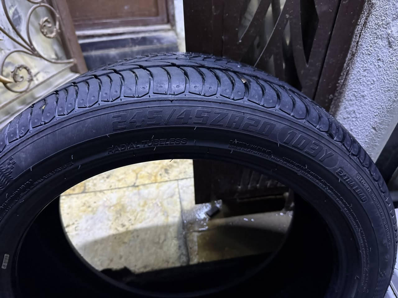 زوج تايرات جارجر جدد مستخدم اقل من شهر قياس 20-45-245 سعر 175وبيهن مجال مكان الحريه دباش
***********
***********
