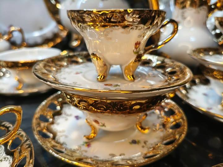 "Exquisite 41-piece Japanese tea and pastry set, a classic masterpiece."


**إذا كنت صاحب هذا الإعلان وتريد حذفه لأي سبب، رجاءا أرسل رسالة إلى الدعم الفني**