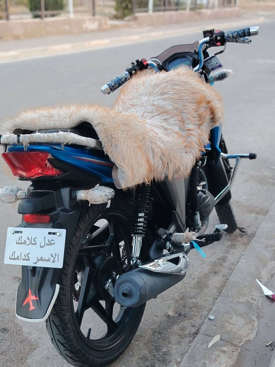 السلام عليكم
للبيع أو مراوس حسب القناعة
هاوجي DK  مرقم وكامل نظافة كما موضح بالصور كامل مكمل السعر 2650 وبي مجال المكان عانه الاستفسار ***********
