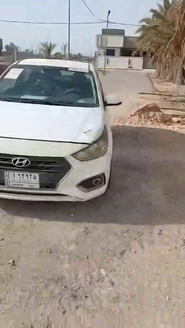 دار حديث لحد الان ما مسكونةطابوا زراعي سند 25 مساحة الدار 200 م عل طريق حلة نجف تبعد عن الشارع مو اكثر من 100م مقابل مجمع آشور السكني.  
 رقم 5 الشوارع تبليط عرض الشارع عشرة متر كافة الخدمات طابقين اربع غرف نوم استقبال عرض أربعة ونص طول ستة ونص حمامات عدد ثلاثة صحيات عدد ثلاثة المكان أكثر من روعة عن جامعة بابل كيلو
الاستفسار ***********
