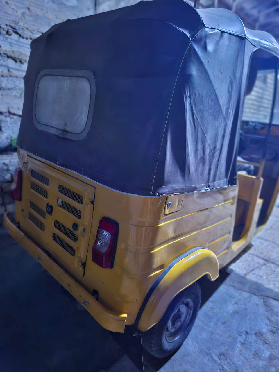 السلام عليكم للبيع تكتك مديل 2019 مكفوله من الضرربه معمره تعمير عام مصبوغه تكتك مكفوله من الضربه والجفيه
مكينه مكفوله شلعه ومعدل صوتهاا ناعم تكتك الله شاهد نضيفه كبل الشارع ربع ماذب عليهاا اواق كامله اتكفلك بل ترقيم مكاني بغداد جسر ديالى القديم السعر 4500وبيها مجال هذه رقمي *********** ملاحضه مكلف بل نشر
