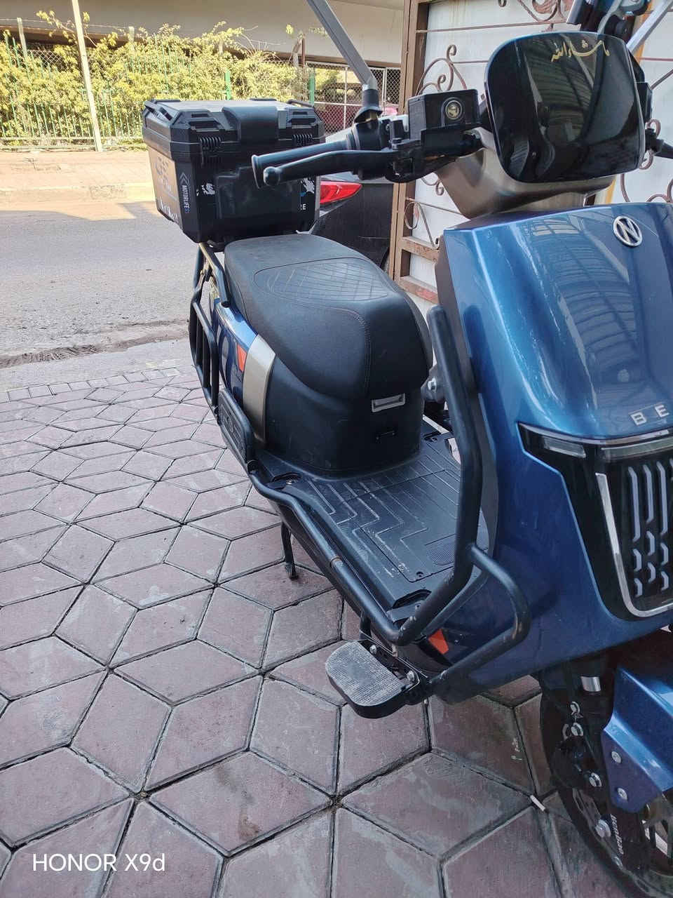 السلام عليكم دراجه شحن🔋⚡
6بطاريه ٢٣امبير ملف ٢٠٠٠ 
سرعه ١٠٠
درع وصندوق دمام 
بيه بك و مثبت سرعه 
ونظام سبورت
٣ سرعه 
سعر ٩٠٠ وبيه مجال قليل ***********
***********
مكان 📍بغداد المنصور
