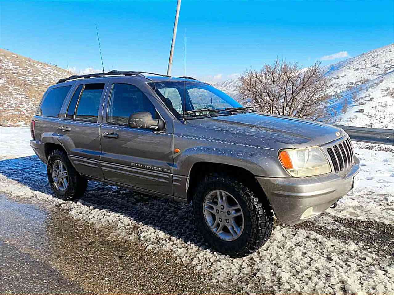 سڵاوی خواتان لێبێ
جێب ۱۹۹۹ ۸ بستۆن فول مواسەفات
ئارمی سلێمانی بە شەرت ۲ پەڵە بۆیاخی هەیە
گێڕ و مەکینە و ئەکسل و دەبڵ ئەکسل بە شەرت
پێش و دوای تازە داگیراوە هەموو گیانی بە شەرت
بایی ٥٥ گەڵایە تۆزێ مەجالیشی تیایە
*********** السليمانية, العراق
