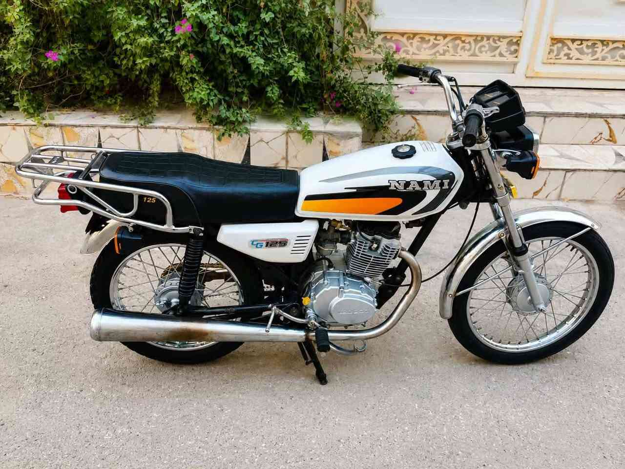 البيع دراجه كلك تعمير 25كلا جديد غراضها مكينه 20ارشها عوزها بس جسر مال ولفات ولباقي كفاله مكاني كربلا حي العسكري السعر 450وبيها مجال رقمي ***********
