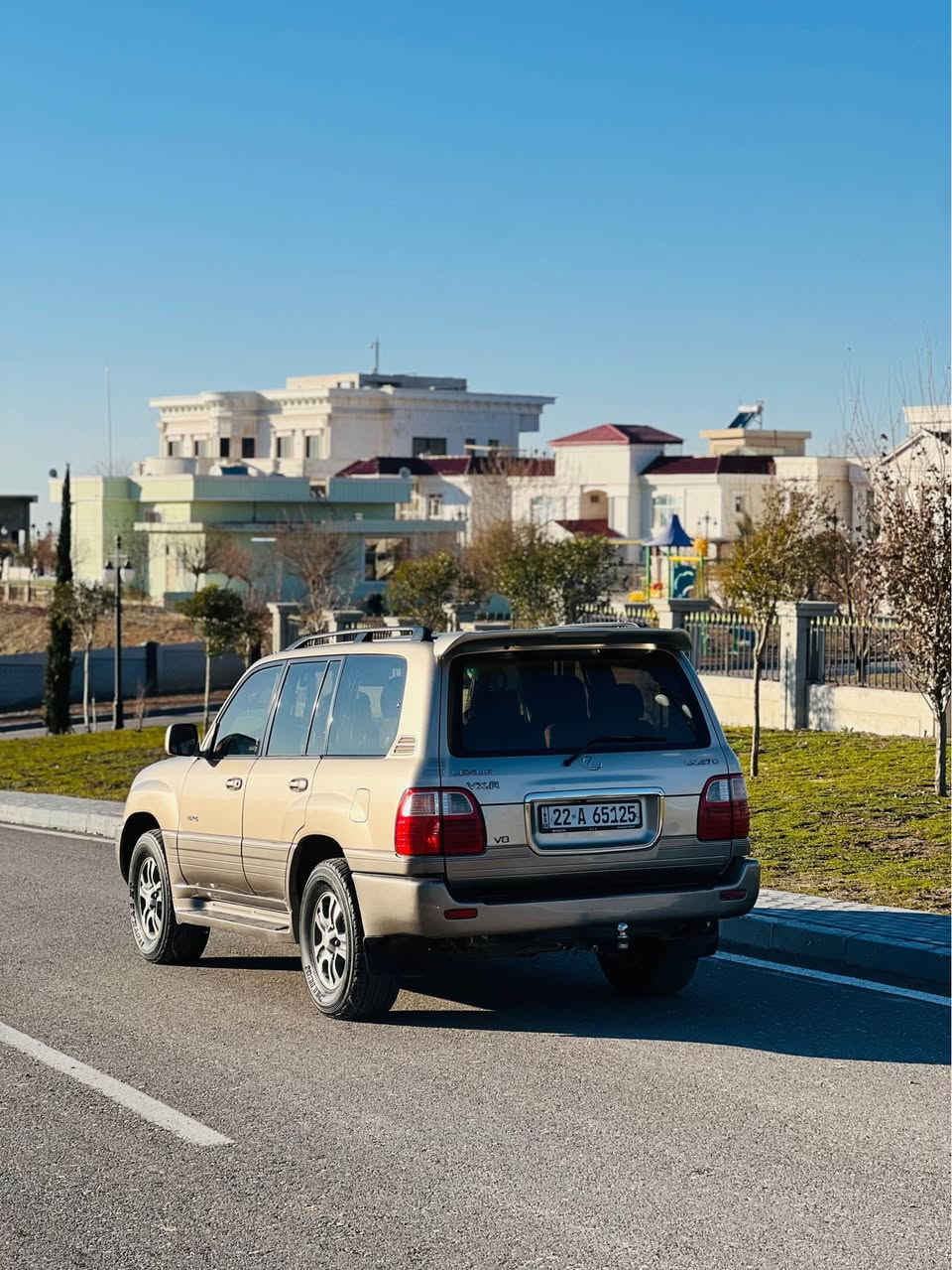 سلام عليكم ورحمة الله وبركاته 
لگززس مؤنيكا مؤديل ٢٠٠٠  فوول مواسه فات  ٨ پستن   
سه ياره كه  زؤر خاوين مايته وه هه موو گيانى له سه ر شه ريكه يه    ناوى نيه له حاسيبه و به شه رتى به سرا 
دووبه ى بووه ره قه م كراوه به شه رتى هه موو شتيك 
سيسته م غازى ئيتالى له سه ره  سبوخ ٤ پارجه ى هه يه  سه نه وى نويه به ناو خؤمانه خرامه ى ٤ وه ره قه ى له سه ره دواى ريكه تن ده ت ده مه وه  
سحرى ١٥٥ و مجال 
شوين (هه ولير ) به ستؤره
***********
*********** أربيل, العراق
