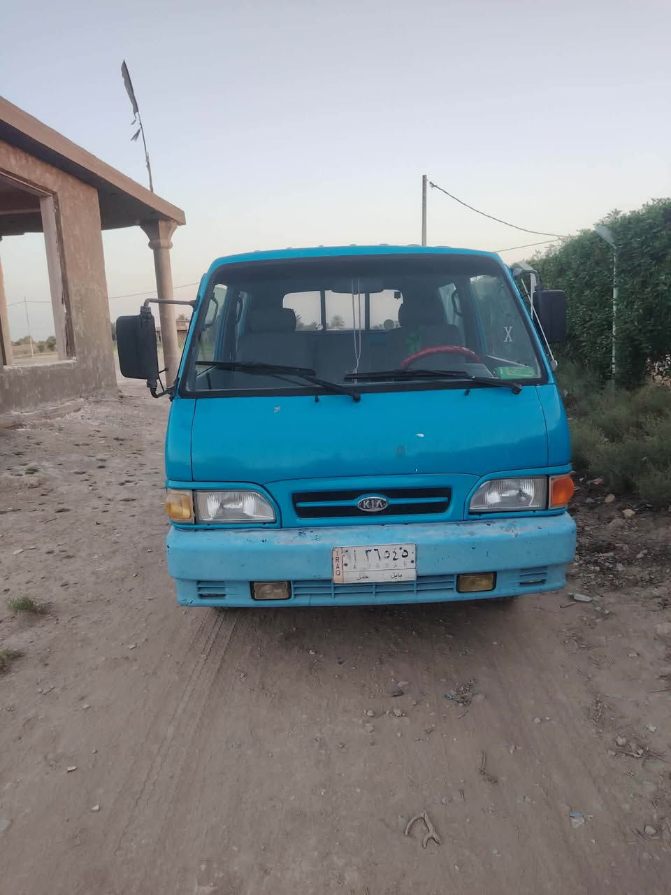 السلام عليكم كيه بنكو موديل 95مكفوله كفاله عامه محرك كير اكسل مكفولات السياره حلوه ونضيفه ومتعوب عليه تخم تاير جديد  السياره حله من الصوره مكان السياره بابل الحمزه الغربي للستفسار اكتر تصلل ***********124
