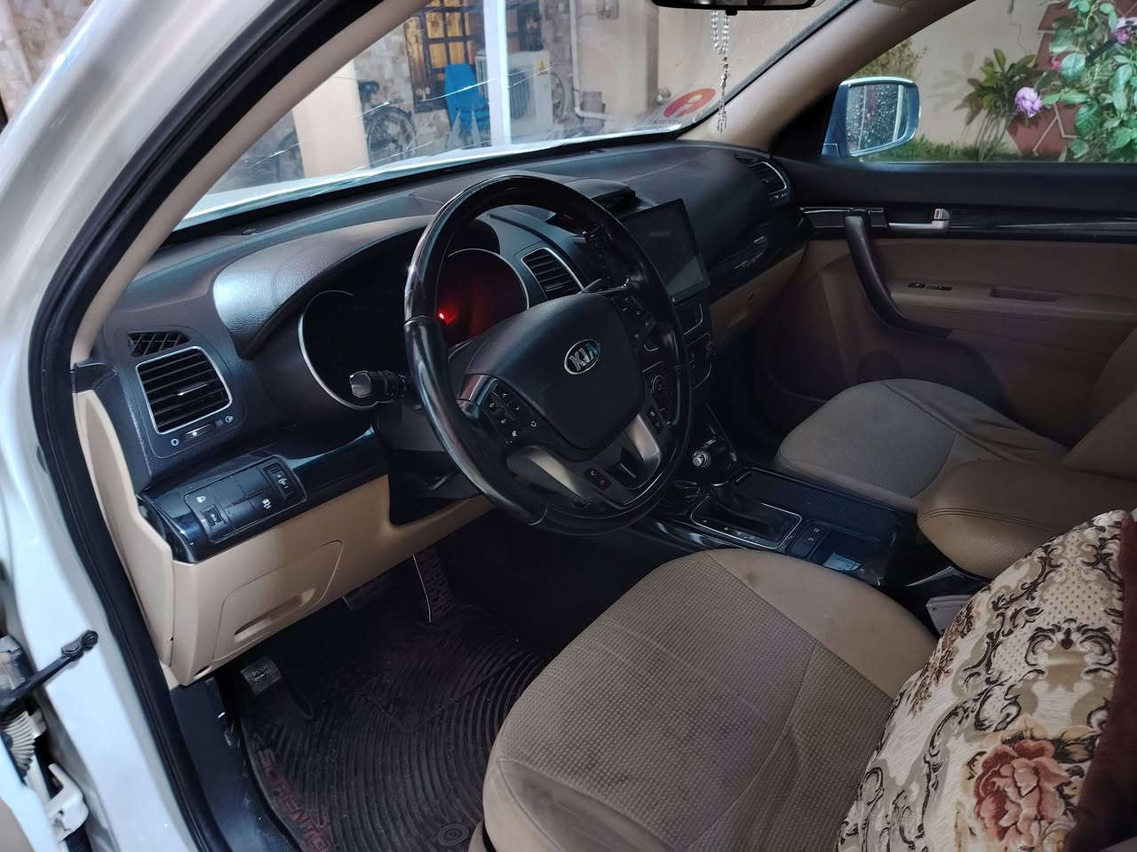 السلام عليكم ورحمة الله وبركاته
سياره سورنتو ٢٠١٣ الشكل الجديد للبيع المحرك اربعه سرندر ٢٤٠٠ GDI رقم بغداد سبعه راكب ثلاث قطع تبريد اللون ابيض خليجي مري شفط حساسات خلفية بصمة بوب وبصمة تشغيل ويل ١٩ نيكل كروم يدات نيكل مكفولة كير ومحرك بفضل الله تحكم استيرن شاشة HD نظام تشغيل عادي وكذلك ايكو وهناك مميزات أخرى مانع انزلاق وأمور أخرى. السنوية بأسمي سارية المفعول ماشية ١٢٦ الف حقيقي الراغب بالشراء مكاني فلوجة
الاتصال على الرقم ***********
