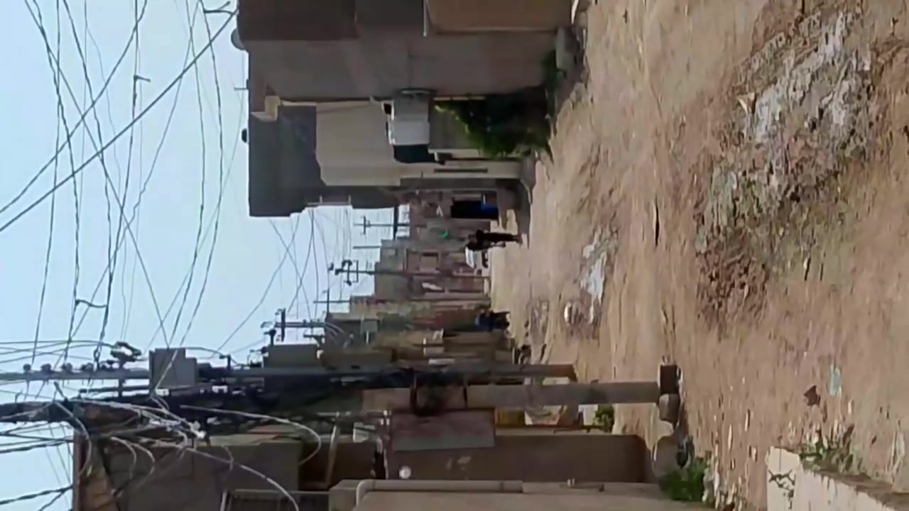 بيت 50متره طابقين نضيف البيت
العنوان كنطره  السلام  شارع المدرسي  قرب لسواق ابو محمد بدايت المدرسي  وعليه شارع البرج فريحه هم  يعني على شارعين البيت  للبيع  ويصير مراوس  بقطعه  هم حسب المكان والاتفاق. الاستفسار ***********
