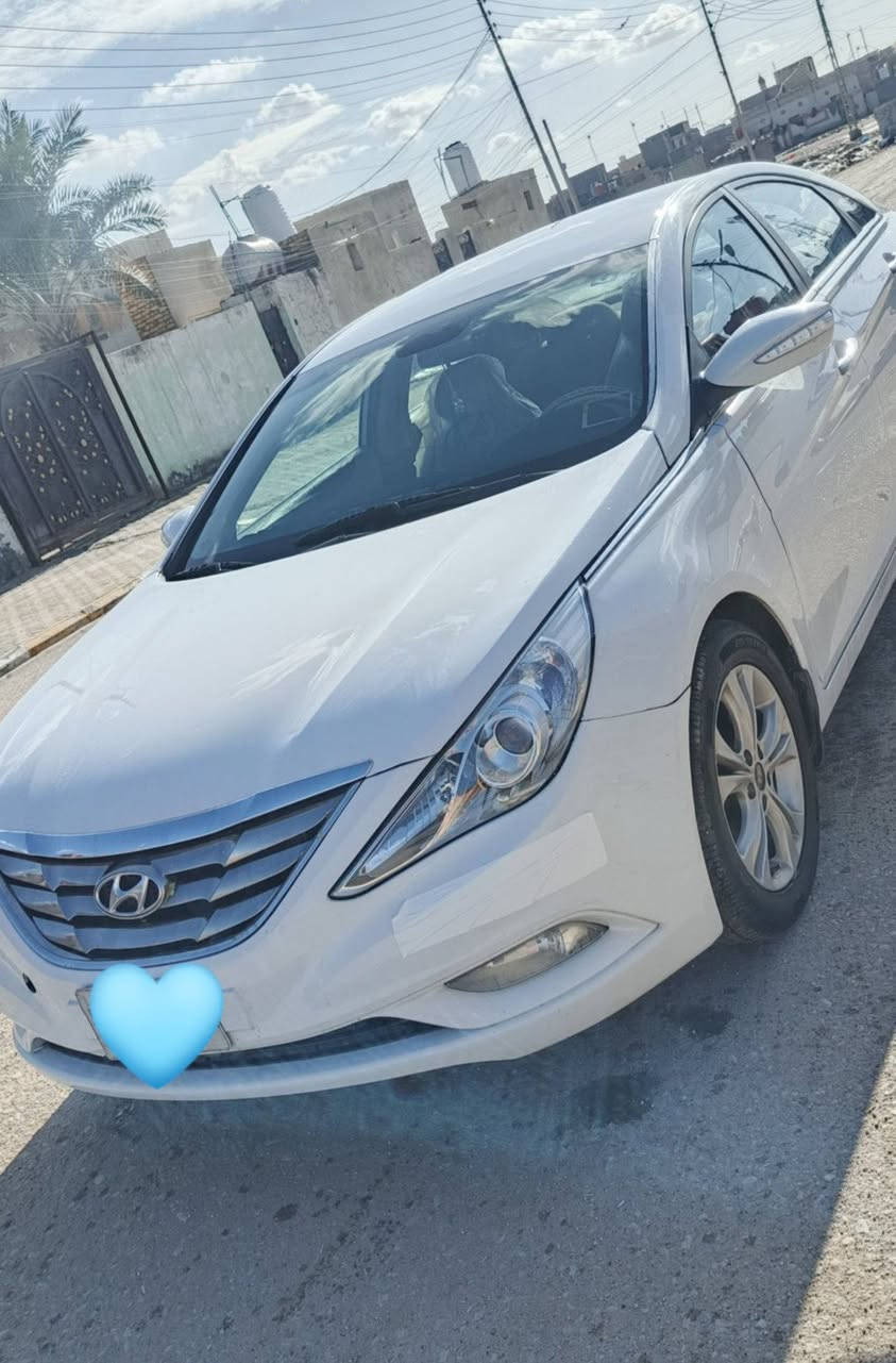 السلام عليكم
للبيع سوناتا 2013 خليجي
رقم نجف 
مواصفات المعروفه 
قطعتين تبريد 
مرايات شفط 
محرك 2400 دوش
حساسات خلفيه 
شفتات كير بالستيرن 
وباقي المواصفات المعروفه السعر 118 وبيه مجال 
لاتتصل قبل ماشوف السونار موجود ويه الصور 
المكان / السماوه قضاء الخضر / ***********
