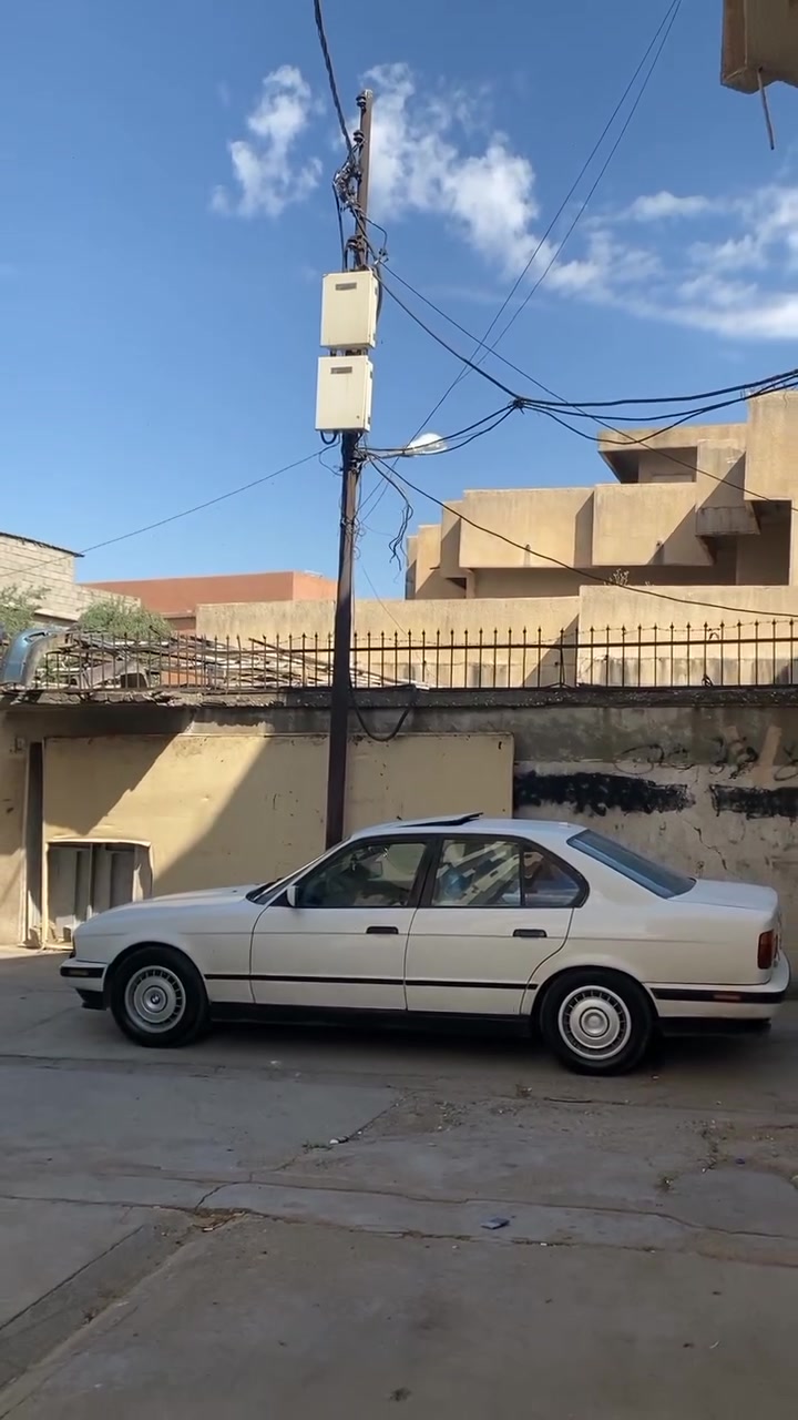 سڵاوی خواتان لێبێت
بیئێم ٥٢٠ گێڕ عادی شتی نمونەو جوان
سڵاید ٢ جام کارەبا 
سەیارەکە لۆک لۆکە بەس ماشەڵای ئەوێ
ئاڕم پلاستیک هەولێر بەشەرتی ئاڕمو ئەوەلیات 
سەیارەکە بیانو بڕە گەڵایەک مەسرەفی تیایە بۆ غازی تەبرید سەیارەکە لە سلێمانیە دوای معامەلە بۆت ئەگێرمەوە سەیارەکە بیانو بڕە ***********

