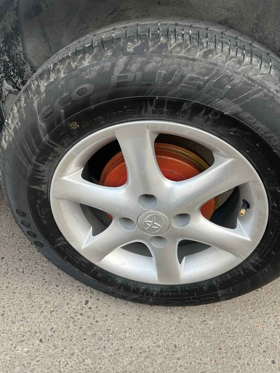 لبيع جديد لوك واصلي تفتحه من السياره السعر 300الف او مراوس مع الفرق ويل عادي***********
