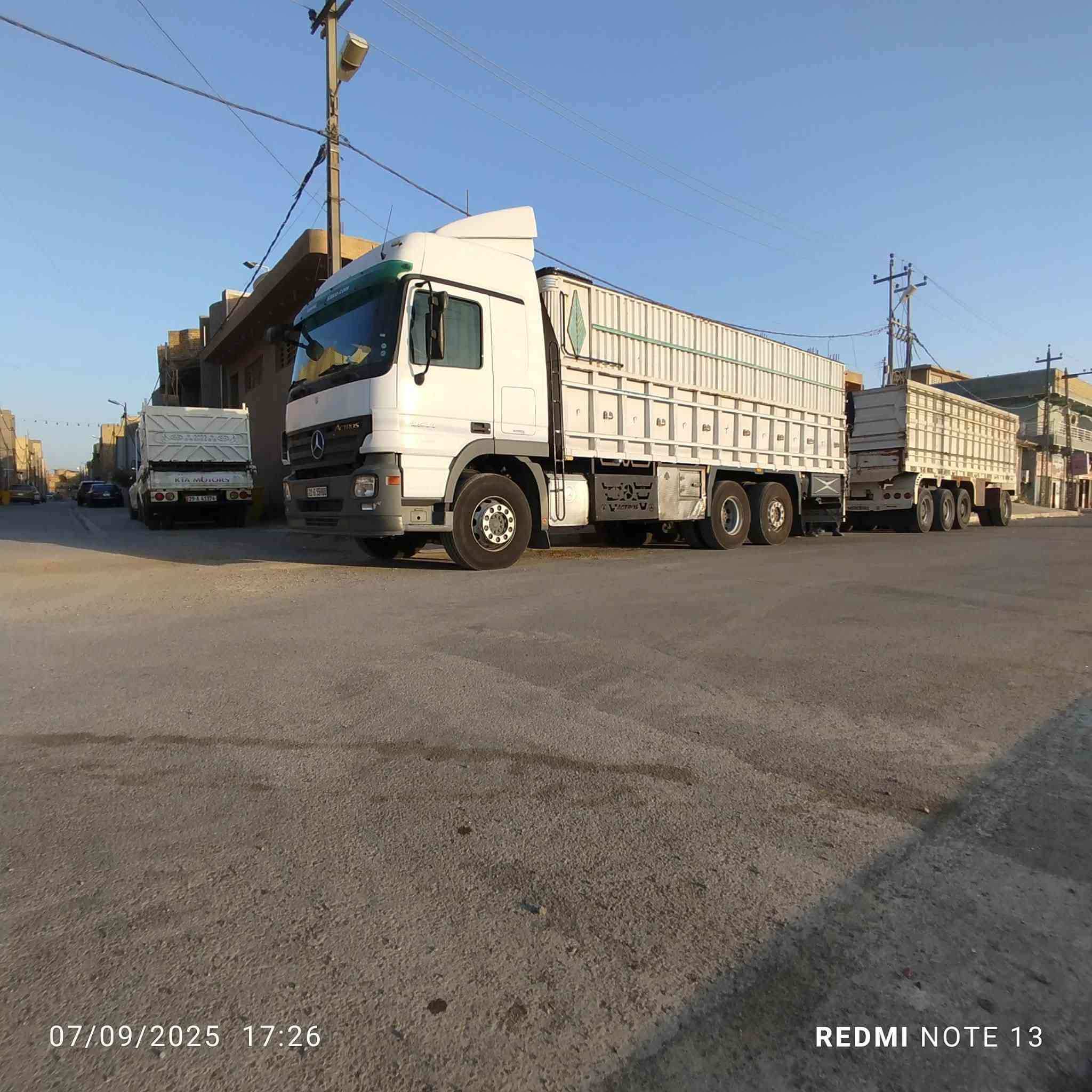 سلام عليكم للبيع موديل 8 رتايدر ثلاجه دبل مناميه تبريد خزن / 2544/ رقم سليمانيه بسمي ل 28 مرسمه قاطره مقطوره كفاله عامه مكان سياره ديوانيه بدون بدي شاصي فقط سعر 450,$ 
للأستفسار ***********
