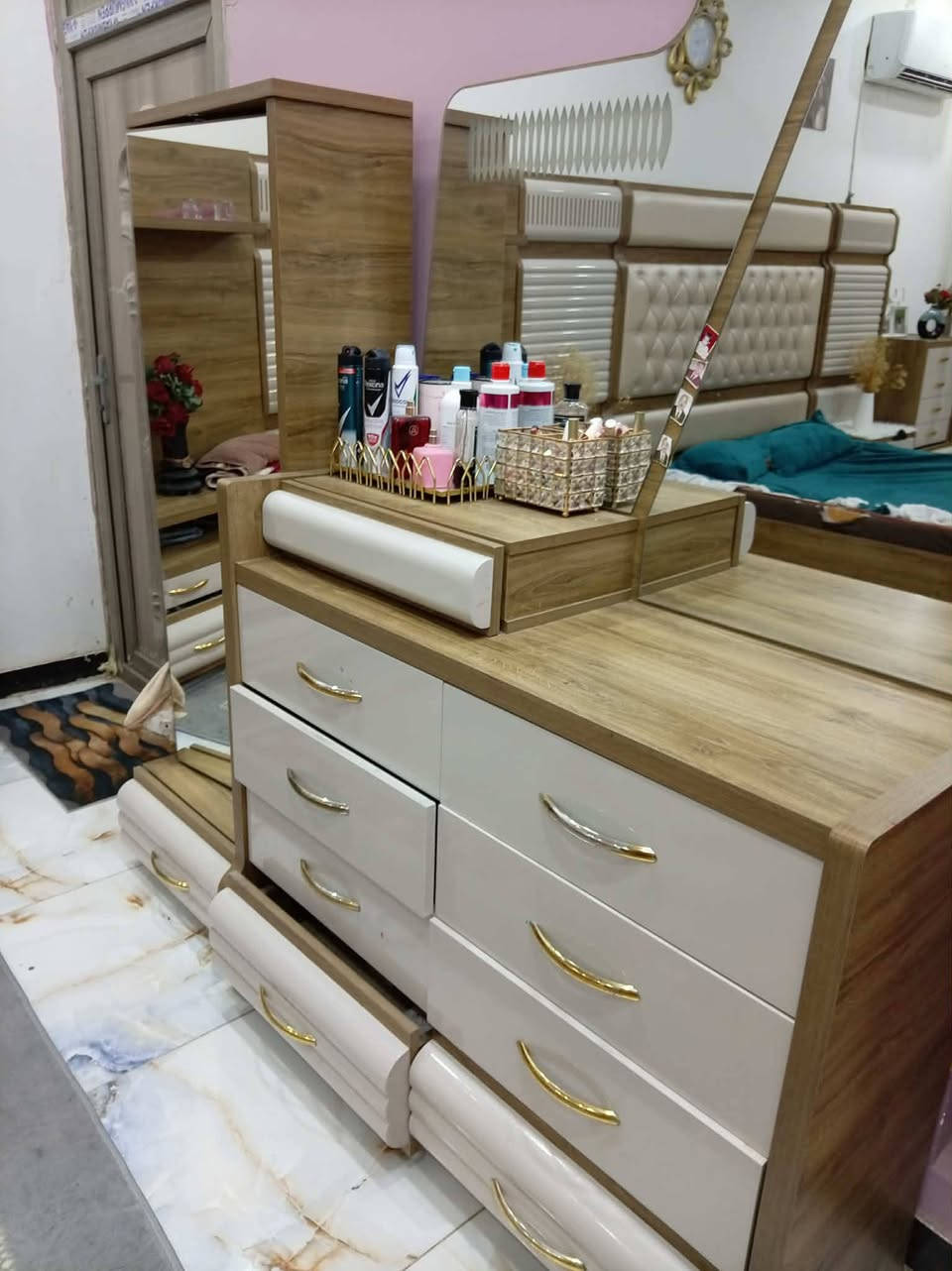 غرفة نوم تركيه مستعمله قليل
١٠ قطع 

٨٠٠ وبيها مجال بسيط اليحب يستفسر يدخل خاص


**إذا كنت صاحب هذا الإعلان وتريد حذفه لأي سبب، رجاءا أرسل رسالة إلى الدعم الفني**