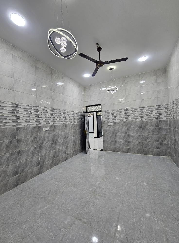 🏡 دار حديث للبيع – فرصة مميزة
📍 الموقع: البصرة / أبي الخصيب / محولة الزهيري
📐 المساحة: 200 متر مربع
📄 الملكية: طابو زراعي عراقي
✨ مواصفات الدار:
▪️ غرفتين نوم
▪️ صالة واسعة
▪️ مطبخ
▪️ ديوانية
▪️ صحيات متكاملة
▪️ كراج سيارة
▪️ حديقة
📞 للاستفسار والاتصال:
*********** البصرة, العراق
