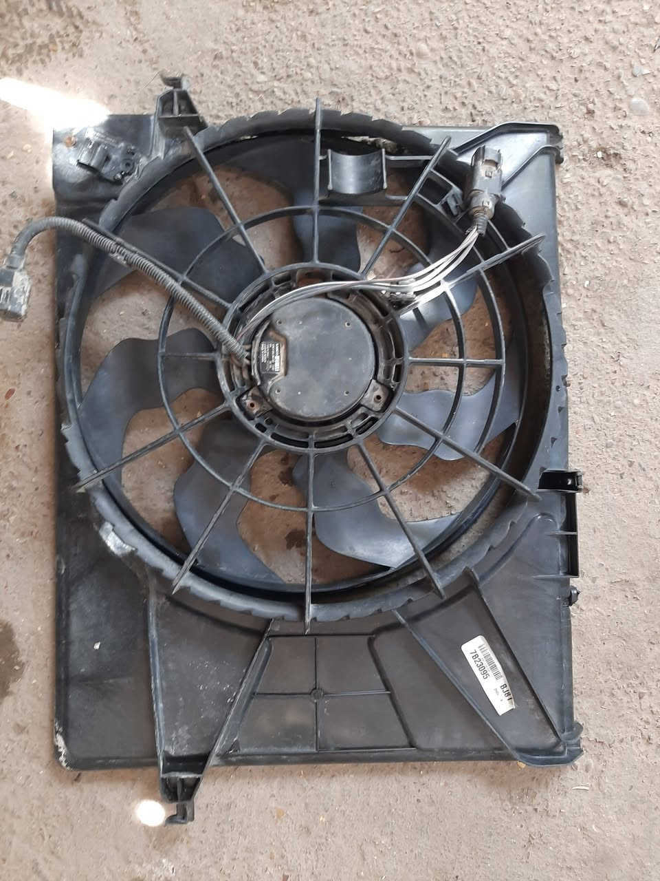 السلام عليكم
مشط استيرن شغال ونظيف 
مروحه الماطور عاطل 
مجاول عدد  ٣  شغالات عل فحص
السعر كلهن  ١٢٥ 
مكاني بغداد العبيدي الاتصال على الرقم 
***********
