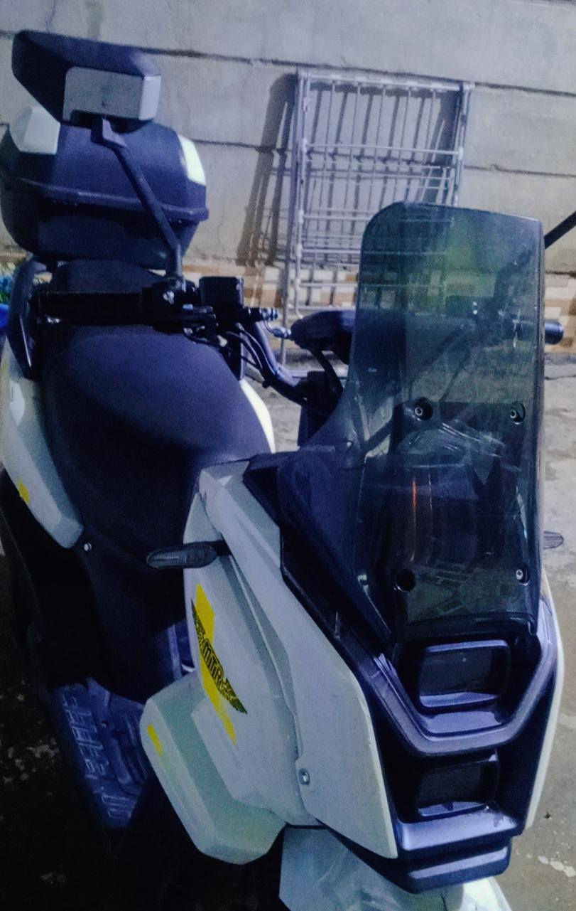 دراجه ام تير شحن 
بطاريه ليثيوم 105كم 
دبل شحن سريع 
سرعته 95كم 
عنوان /بغداد شعب 
***********
سعر 650الف و بيه مجال
