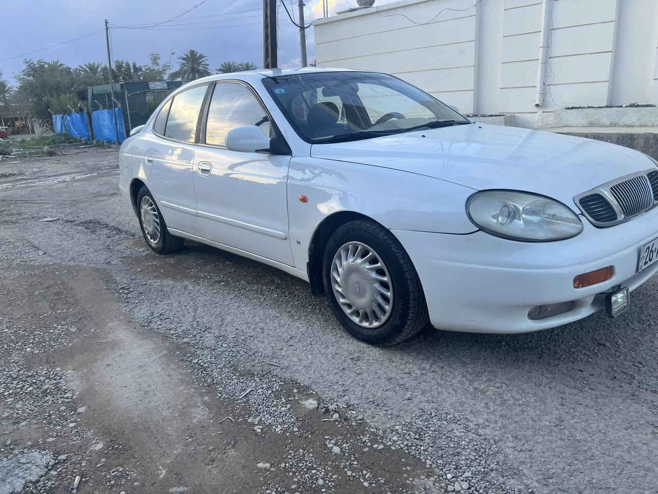 السلام عليكم 
للبيع دايو لكنزه موديل 2002 بيه صبغ 3 قطع 
شرط بدوان دواخل 
مكينه ابو الكف كير عادي جام اوتو 
صدر امامي +صدر خلفي + تخم تاير  
السياره حلوه وجاهزه مابي اي نقص 
رقم صلاح الدين الدولي سنويه جيديده هزه جديده 
السعر 41 وبيه مجال للشراي 
الاستفسار ***********
